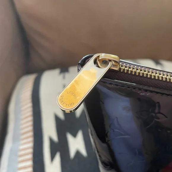 ⭐️ SOLD ⭐️ Louis Vuitton - Vernis Bellevue PM in Amarente - Picture 10 of 12